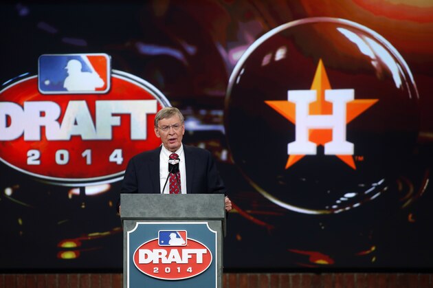 SECAUCUS, NJ - JUNE 5: Commissioner Allan H. Bud Selig announces that the Houston Astros have selected Brady Aiken number one overall during the MLB First-Year Player Draft at the MLB Network Studio on June 5, 2014 in Secacucus, New Jersey. (Photo by Rich Schultz/Getty Images)