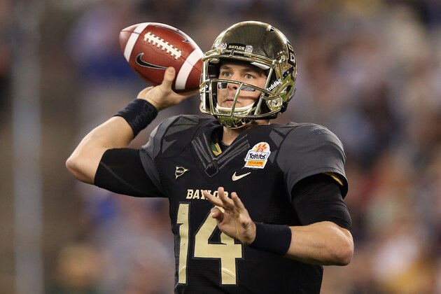 GLENDALE, AZ - JANUARY 01:  Quarterback Bryce Petty #14 of the Baylor Bears throws a pass during the Tostitos Fiesta Bowl against the UCF Knights at University of Phoenix Stadium on January 1, 2014 in Glendale, Arizona.  (Photo by Christian Petersen/Getty Images)