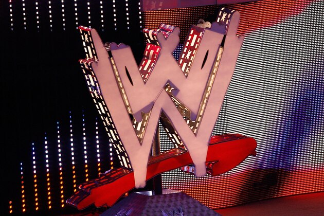 UNCASVILLE, CT - AUGUST 3:  Actor Jeremy Piven guest hosts WWE's 'Monday Night Raw' at Mohegan Sun on August 3, 2009 in Uncasville, Connecticut.  (Photo by Jim Rogash/Getty Images)