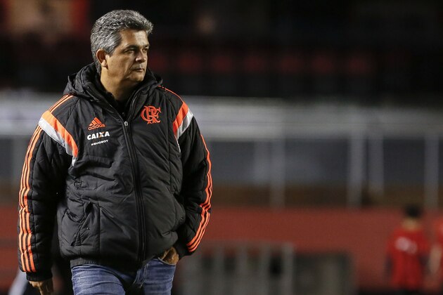 SAO PAULO, BRAZIL - MAY 29: Head coach Ney Franco of Flamengo during a match between Flamengo and Figueirense of Brasileirao Series A 2014 at Morumbi Stadium on May 29, 2014 in Sao Paulo, Brazil. (Photo by Miguel Schincariol/Getty Images)