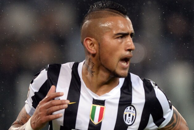 TURIN, ITALY - JANUARY 18:  Arturo Vidal of Juventus celebrates scoring the first goal during the Serie A match between Juventus and UC Sampdoria at Juventus Arena on January 18, 2014 in Turin, Italy.  (Photo by Claudio Villa/Getty Images)