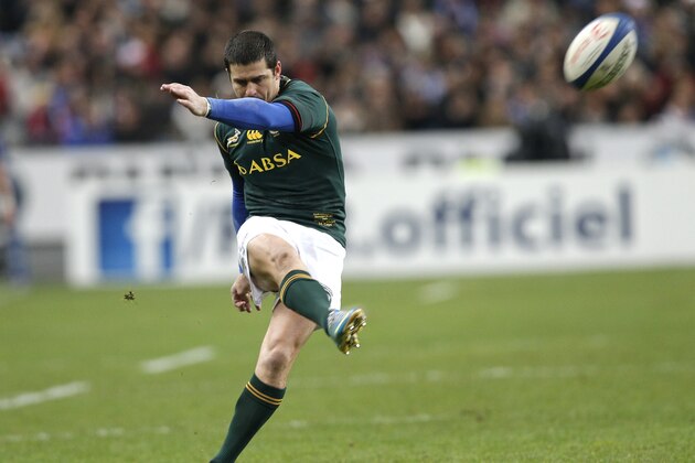 South Africa's Morne Steyn kicks a penalty kick during the international rugby match against France at the stade de France in Saint Denis, outside Paris, Saturday, Nov. 23, 2013. (AP Photo/Christophe Ena)