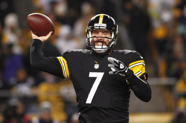 PITTSBURGH, PA - DECEMBER 15: Ben Roethlisberger #7 of the Pittsburgh Steelers drops back to pass against the Cincinnati Bengals during the game on December 15, 2013 at Heinz Field in Pittsburgh, Pennsylvania.  (Photo by Justin K. Aller/Getty Images)