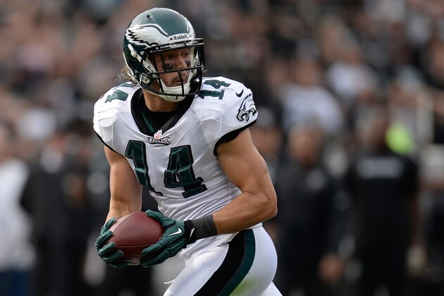 OAKLAND, CA - NOVEMBER 03:  Riley Cooper #14 of the Philadelphia Eagles scores on a sixty three yard pass play during the second quarter against the Oakland Raiders at O.co Coliseum on November 3, 2013 in Oakland, California.  (Photo by Thearon W. Henderson/Getty Images)