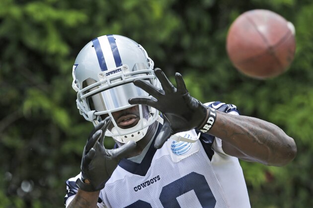 Dallas Cowboys wide receiver Dez Bryant works on a catching drill during an NFL football minicamp, Wednesday, June 18, 2014, in Irving, Texas. (AP Photo/LM Otero) Dallas Cowboys wide receiver Dez Bryant works on a catching drill during an NFL football minicamp, Wednesday, June 18, 2014, in Irving, Texas. (AP Photo/LM Otero)