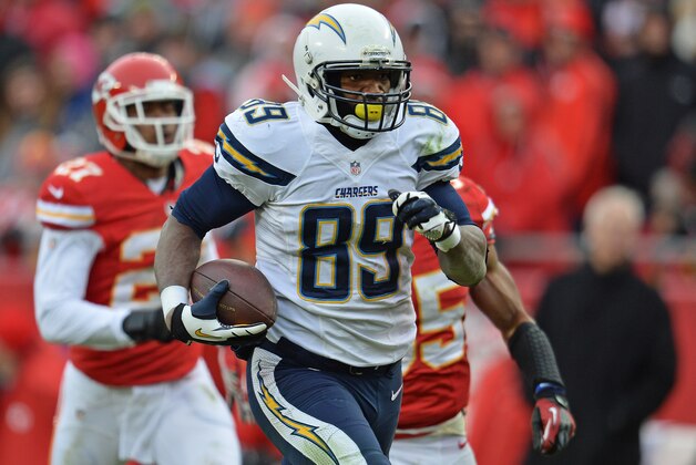 KANSAS CITY, MO - NOVEMBER 24:  Tight end Ladarius Green #89 of the San Diego Chargers scores on a 60-yard touchdown pass against the Kansas City Chiefs during the second half on November 24, 2013 at Arrowhead Stadium in Kansas City, Missouri.  San Diego won 41-38. (Photo by Peter Aiken/Getty Images)