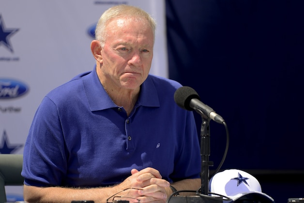 Dallas Cowboys owner Jerry Jones talks about Robert Newhouse, the former Dallas Cowboy fullback who died Tuesday after an extended battle with heart disease at the