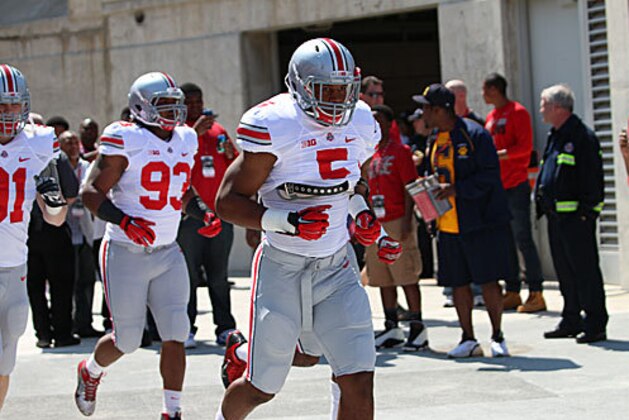 Raekwon McMillan (No. 5) is making a push at the Buckeyes middle linebacker spot.