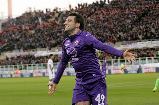 FLORENCE, ITALY - DECEMBER 15: Giuseppe Rossi of ACF Fiorentina celebrates after scoring a goal during the Serie A match between ACF Fiorentina and Bologna FC at Stadio Artemio Franchi on December 15, 2013 in Florence, Italy.  (Photo by Gabriele Maltinti/Getty Images)