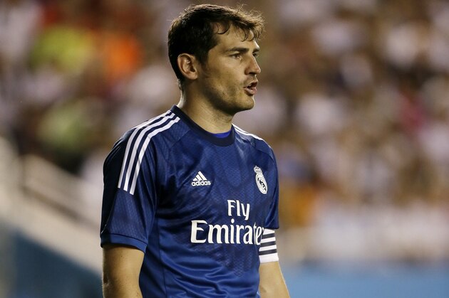 Real Madrid goalkeeper Iker Casillas watches play against Roma during a Guinness International Champions Cup soccer tournament match, Tuesday, July 29, 2014, in Dallas. (AP Photo/Tony Gutierrez)