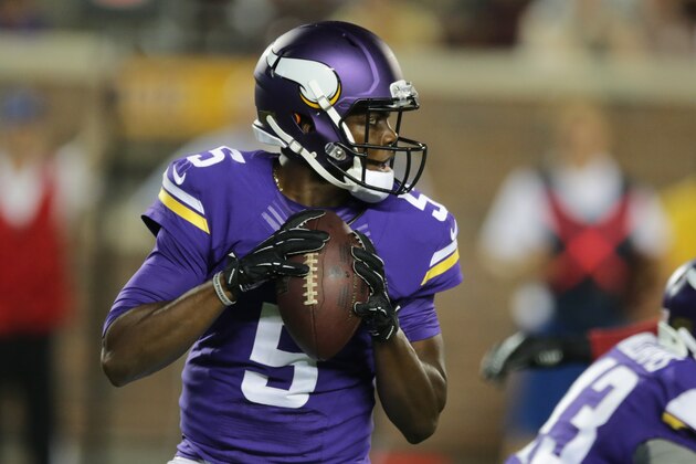 Minnesota Vikings quarterback Teddy Bridgewater looks to throw a pass during the second half of an NFL preseason football game against the Arizona Cardinals, Saturday, Aug. 16, 2014, in Minneapolis. (AP Photo/Jim Mone)