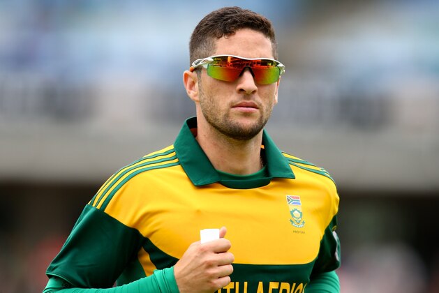 PORT ELIZABETH, SOUTH AFRICA - NOVEMBER 27: Wayne Parnell of South Africa during the 2nd One Day International match between South Africa and Pakistan at AXXESS St Georges on November 27, 2013 in Port Elizabeth, South Africa. (Photo by Richard Huggard/Gallo Images/Getty Images) PORT ELIZABETH, SOUTH AFRICA - NOVEMBER 27: Wayne Parnell of South Africa during the 2nd One Day International match between South Africa and Pakistan at AXXESS St Georges on November 27, 2013 in Port Elizabeth, South Africa. (Photo by Richard Huggard/Gallo Images/Getty Images)