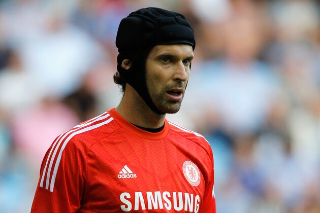 ARNHEM, NETHERLANDS - JULY 30:  Goalkeeper, Petr Cech of Chelsea looks on during the pre season friendly match between Vitesse Arnhem and Chelsea at the Gelredome Stadium on July 30, 2014 in Arnhem, Netherlands.  (Photo by Dean Mouhtaropoulos/Getty Images)