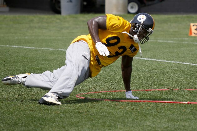 Pittsburgh Steelers outside linebacker Jason Worilds goes through drills during NFL football minicamp, Wednesday, June 18, 2014, in Pittsburgh. (AP Photo/Keith Srakocic)