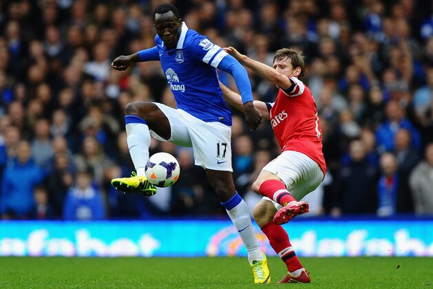 LIVERPOOL, ENGLAND - APRIL 06: Romelu Lukaku of Everton competes with Nacho Monreal of Arsenal during the Barclays Premier League match between Everton and Arsenal at Goodison Park on April 6, 2014 in Liverpool, England. (Photo by Laurence Griffiths/Getty Images) LIVERPOOL, ENGLAND - APRIL 06: Romelu Lukaku of Everton competes with Nacho Monreal of Arsenal during the Barclays Premier League match between Everton and Arsenal at Goodison Park on April 6, 2014 in Liverpool, England. (Photo by Laurence Griffiths/Getty Images)