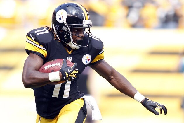 Sep 8, 2013; Pittsburgh, PA, USA; Pittsburgh Steelers wide receiver Markus Wheaton (11) returns a kick-off against the Tennessee Titans during the fourth quarter at Heinz Field. The Tennessee Titans won 16-9. Mandatory Credit: Charles LeClaire-USA TODAY Sports Sep 8, 2013; Pittsburgh, PA, USA; Pittsburgh Steelers wide receiver Markus Wheaton (11) returns a kick-off against the Tennessee Titans during the fourth quarter at Heinz Field. The Tennessee Titans won 16-9. Mandatory Credit: Charles LeClaire-USA TODAY Sports