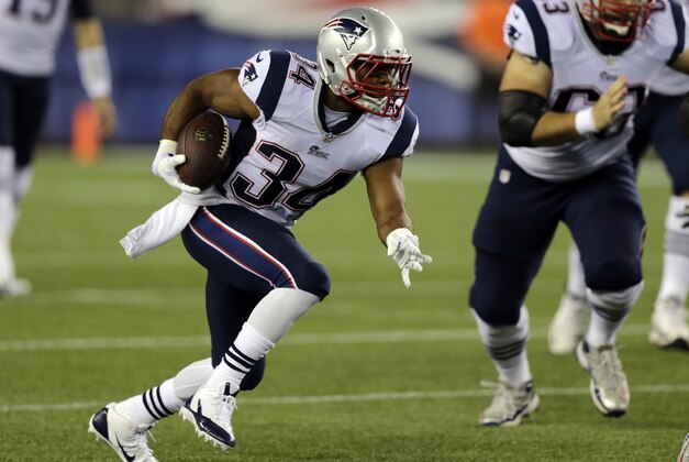 New England Patriots running back Shane Vereen runs against the Carolina Panthers in the first half of an NFL preseason football game Friday, Aug. 22, 2014, in Foxborough, Mass. (AP Photo/Charles Krupa)