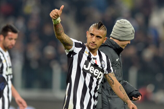 TURIN, ITALY - FEBRUARY 02:  Arturo Vidal of Juventus FC celebrates victory at the end of the Serie A match between Juventus and FC Internazionale Milano at Juventus Arena on February 2, 2014 in Turin, Italy.  (Photo by Claudio Villa/Getty Images)