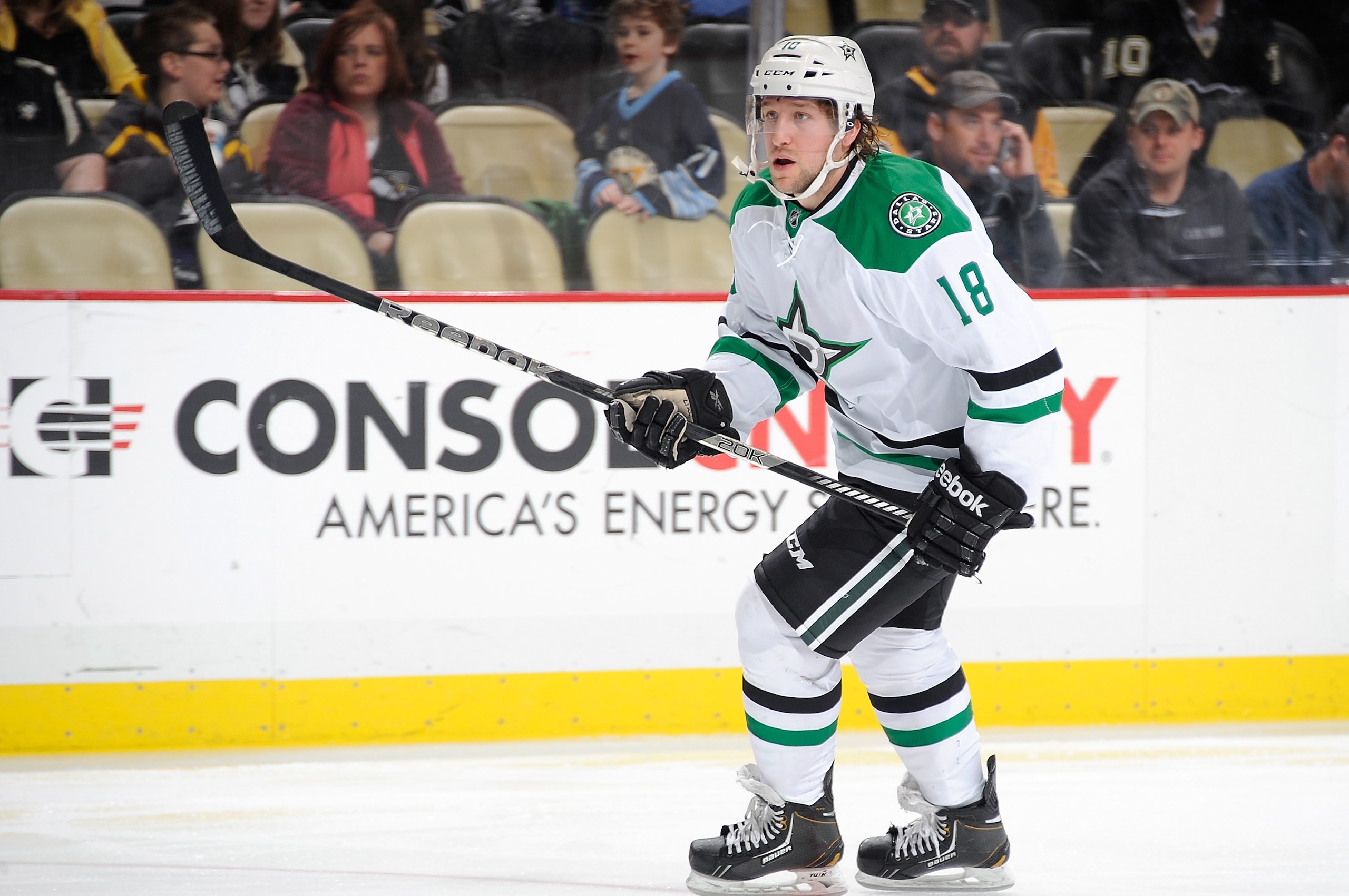PITTSBURGH, PA - MARCH 18: Chris Mueller #18 of the Dallas Stars skates against the Pittsburgh Penguins on March 18, 2014 at Consol Energy Center in Pittsburgh, Pennsylvania. (Photo by Joe Sargent/NHLI via Getty Images) PITTSBURGH, PA - MARCH 18: Chris Mueller #18 of the Dallas Stars skates against the Pittsburgh Penguins on March 18, 2014 at Consol Energy Center in Pittsburgh, Pennsylvania. (Photo by Joe Sargent/NHLI via Getty Images)