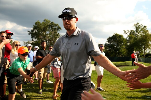 PARAMUS, NJ - AUGUST 24:  Hunter Mahan greets fans as he walks from the 13th green to 14th tee during the final round of The Barclays at The Ridgewood Country Club on August 24, 2014 in Paramus, New Jersey.  (Photo by Darren Carroll/Getty Images)