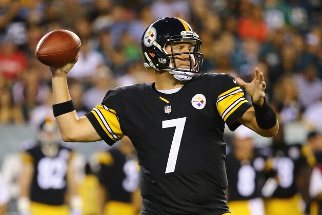 PHILADELPHIA, PA - AUGUST 21:  Ben Roethlisberger #7 of the Pittsburgh Steelers in action against the Philadelphia Eagles during their Pre Season game at Lincoln Financial Field on August 21, 2014 in Philadelphia, Pennsylvania.  (Photo by Al Bello/Getty Images)