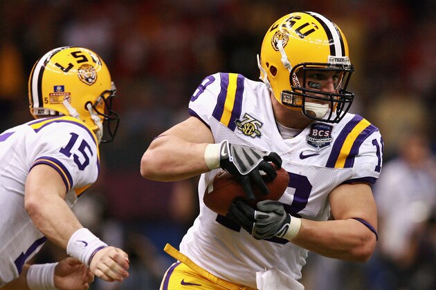 NEW ORLEANS - JANUARY 07:  Jacob Hester #18 of the Louisiana State University Tigers runs the ball against the Ohio State Buckeyes during the AllState BCS National Championship on January 7, 2008 at the Louisiana Superdome in New Orleans, Louisiana.  (Photo by Doug Benc/Getty Images)