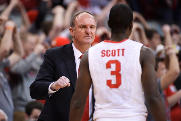 COLUMBUS, OH - JANUARY 29:  Head coach Thad Matta of the Ohio State Buckeyes gives instructions to Shannon Scott #3 of the Ohio State Buckeyes in the first half against the Penn State Nittany Lions on January 29, 2014 at Value City Arena in Columbus, Ohio.  (Photo by Jamie Sabau/Getty Images)