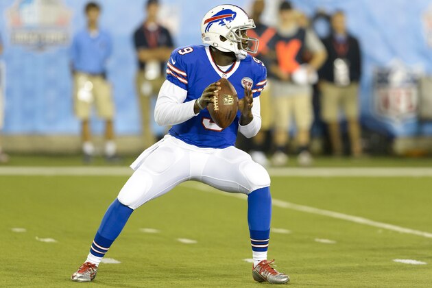 CANTON, OH - AUGUST 3: Quarterback Thad Lewis #9 of the Buffalo Bills drops back for a pass during the third quarter against the New York Giants at the 2014 NFL Hall of Fame Game at Fawcett Stadium on August 3, 2014 in Canton, Ohio. (Photo by Jason Miller/Getty Images)