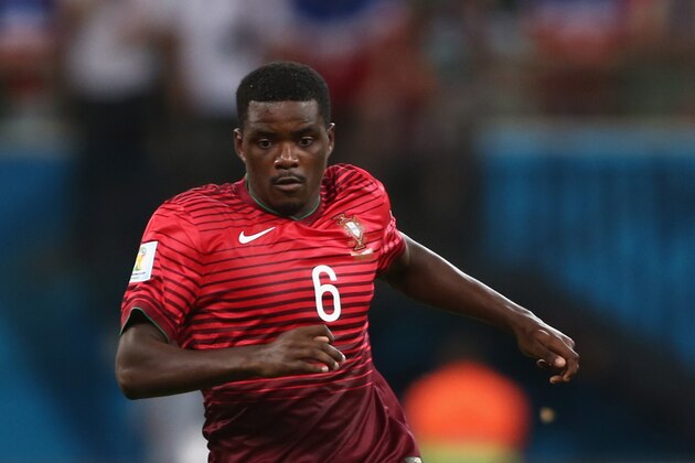 MANAUS, BRAZIL - JUNE 22:  William Carvalho of Portugal controls the ball during the 2014 FIFA World Cup Brazil Group G match between the United States and Portugal at Arena Amazonia on June 22, 2014 in Manaus, Brazil.  (Photo by Warren Little/Getty Images)