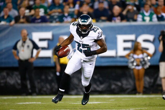 Philadelphia Eagles' LeSean McCoy rushes during the first half of an NFL preseason football game against the Pittsburgh Steelers, Thursday, Aug. 21, 2014, in Philadelphia. (AP Photo/Matt Rourke)