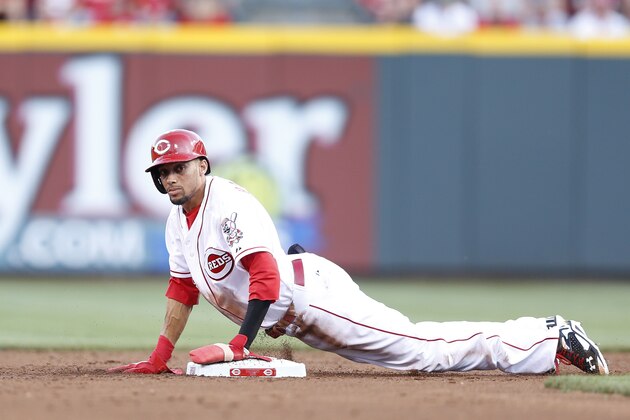 CINCINNATI, OH - MAY 23: Billy Hamilton #6 of the Cincinnati Reds steals second base in the third inning of the game against the St. Louis Cardinals at Great American Ball Park on May 23, 2014 in Cincinnati, Ohio. (Photo by Joe Robbins/Getty Images)