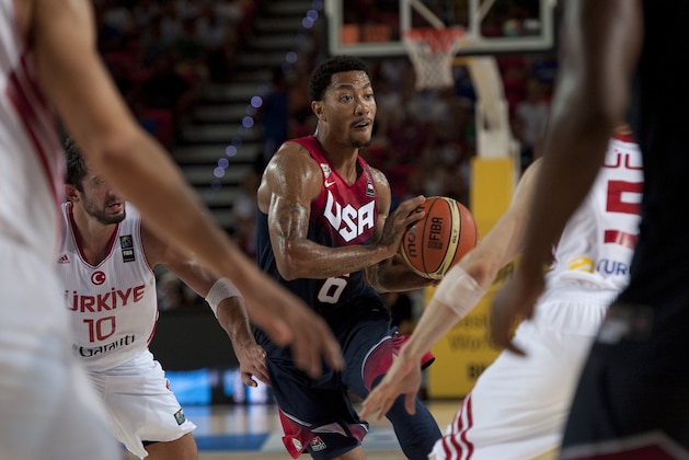 United States's Derrick Rose, controls the ball during the Group C Basketball World Cup match, against Turkey, in Bilbao northern Spain, Sunday, Aug. 31, 2014. The 2014 Basketball World Cup competition take place in various cities in Spain from  last Aug. 30 through to Sept. 14. (AP Photo/Alvaro Barrientos)