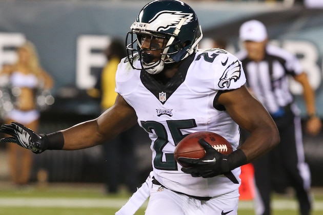 Aug 21, 2014; Philadelphia, PA, USA; Philadelphia Eagles running back LeSean McCoy (25) runs with the ball during the first quarter of a game against the Pittsburgh Steelers at Lincoln Financial Field. Mandatory Credit: Bill Streicher-USA TODAY Sports