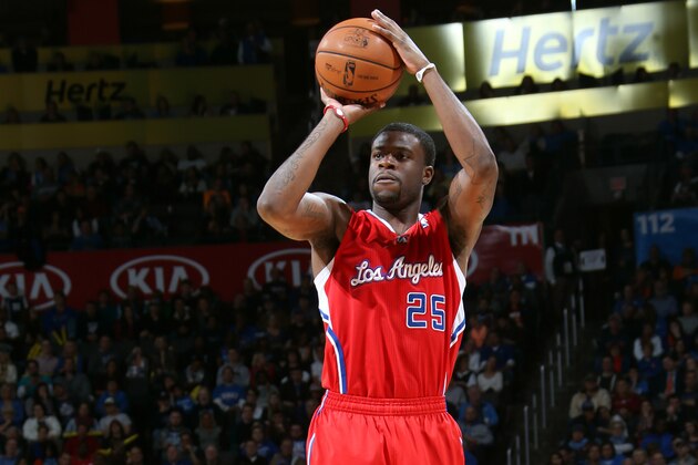 OKLAHOMA CITY, OK - NOVEMBER 21:  Reggie Bullock #25 of the Los Angeles Clippers shoots the ball against the Oklahoma City Thunder on November 21, 2013 at the Chesapeake Energy Arena in Oklahoma City, Oklahoma. NOTE TO USER: User expressly acknowledges and agrees that, by downloading and or using this Photograph, user is consenting to the terms and conditions of the Getty Images License Agreement. Mandatory Copyright Notice: Copyright 2013 NBAE (Photo by Layne Murdoch/NBAE via Getty Images)