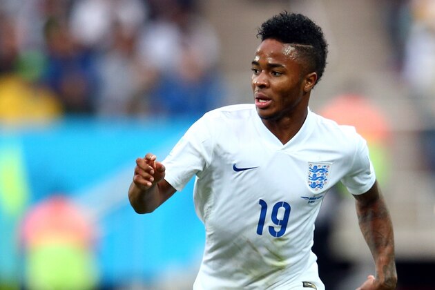 SAO PAULO, BRAZIL - JUNE 19:  Raheem Sterling of England controls the ball during the 2014 FIFA World Cup Brazil Group D match between Uruguay and England at Arena de Sao Paulo on June 19, 2014 in Sao Paulo, Brazil.  (Photo by Julian Finney/Getty Images)