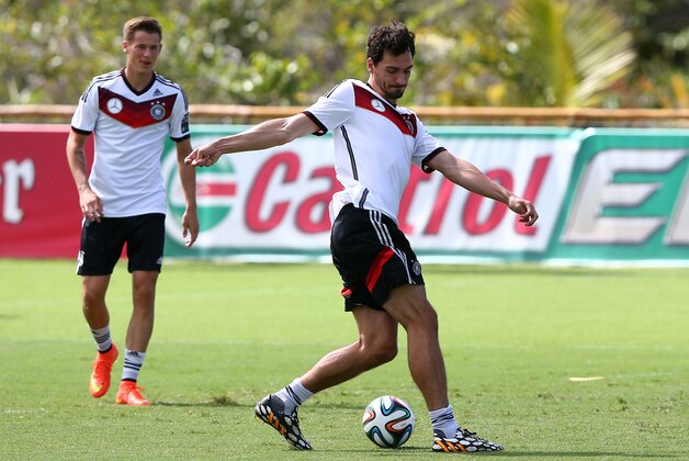 SANTO ANDRE, BRAZIL - JULY 05: Mats Hummels of Germany controls the ball during the German national team training at Campo Bahia on July 5, 2014 in Santo Andre, Brazil.  (Photo by Martin Rose/Getty Images)