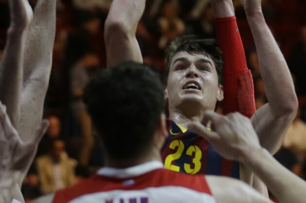 Barcelona’s Mario Hezonja fires a shot during the Euroleague Final Four third place match between Barcelona and CSKA of Moscow, in Milan, Italy, Sunday, May 18, 2014. (AP Photo/Luca Bruno)