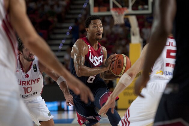 United States's Derrick Rose, controls the ball during the Group C Basketball World Cup match, against Turkey, in Bilbao northern Spain, Sunday, Aug. 31, 2014. The 2014 Basketball World Cup competition take place in various cities in Spain from  last Aug. 30 through to Sept. 14. (AP Photo/Alvaro Barrientos)