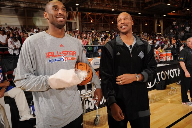 NEW ORLEANS - FEBRUARY 16: Kobe Bryant and Byron Scott of the West All-Stars talk during the West All-Stars Practice on center court at NBA Jam Session presented by Addidas at the Earnest N. Morial Convention Center February 16, 2008 in New Orleans, Louisiana. NOTE TO USER: User expressly acknowledges and agrees that, by downloading and or using this Photograph, user is consenting to the terms and conditions of the Getty Images License Agreement.   Mandatory Copyright Note: Copyright 2008 NBAE (Photo by Andrew D. Bernstein/NBAE via Getty Images)