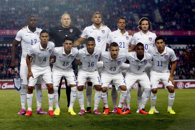 PRAGUE, CZECH REPUBLIC - SEPTEMBER 03: Players of the USA pose for photographers before the international friendly match between Czech Republic and USA on September 3, 2014 in Prague, Czech Republic. (Photo by Matej Divizna/Getty Images)