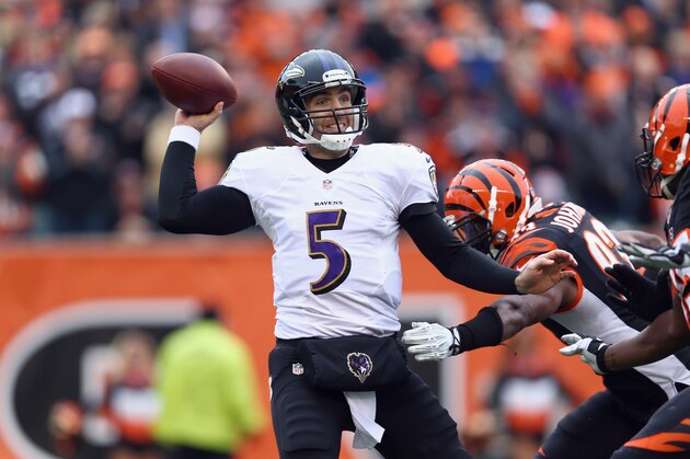 CINCINNATI, OH - DECEMBER 29:  Joe Flacco #5 of the Baltimore Ravens throws a pass during the NFL game against the Cincinnati Bengals at Paul Brown Stadium on December 29, 2013 in Cincinnati, Ohio.  (Photo by Andy Lyons/Getty Images)