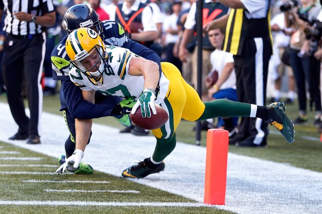 SEATTLE, WA - SEPTEMBER 04: Wide receiver Jordy Nelson #87 of the Green Bay Packers stretches unsuccessfully for the end zone as cornerback Byron Maxwell #41 of the Seattle Seahawks tries to tackle him during the first quarter of the game at CenturyLink Field on September 4, 2014 in Seattle, Washington.  (Photo by Otto Greule Jr/Getty Images)