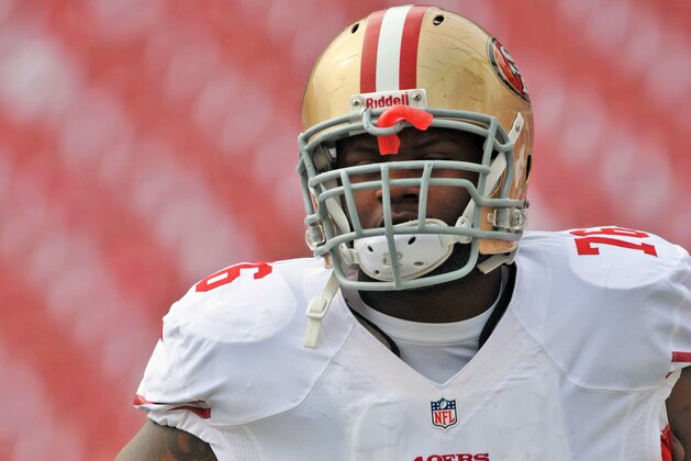 TAMPA, FL -  DECEMBER 15:  Tackle Anthony Davis #76 of the San Francisco 49ers sets for play against the Tampa Bay Buccaneers December 15, 2013 at Raymond James Stadium in Tampa, Florida. (Photo by Al Messerschmidt/Getty Images)