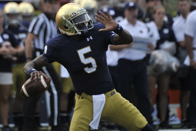 Notre Dame quarterback Everett Golson throws a pass during a NCAA football game with Rice Saturday, Aug. 30, 2014  in South Bend, Ind.  (AP Photo/Joe Raymond)