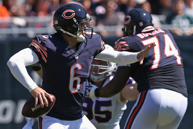 CHICAGO, IL - SEPTEMBER 07:  Jay Cutler #6 of the Chicago Bears looks to pass during the first quarter of their game against the Buffalo Bills at Soldier Field on September 7, 2014 in Chicago, Illinois.  (Photo by Jonathan Daniel/Getty Images)