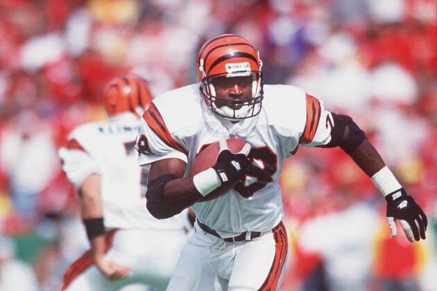 10 OCT 1993:  CINCINNATI RUNNING BACK HAROLD GREEN BREAKS THE TACKLE BY JOE PHILLIPS OF KANSAS CITY DURING THE BENGALS 17-15 LOSS TO THE CHIEFS AT ARROWHEAD STADIUM. Mandatory Credit: Otto Greule/ALLSPORT