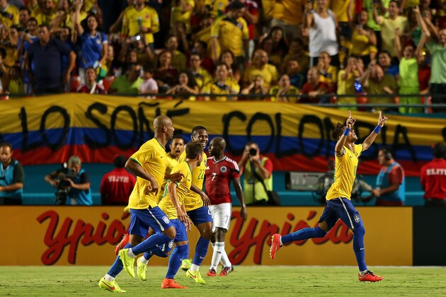 MIAMI GARDENS, FL - SEPTEMBER 05:  Neymar #10 of Brazil celebrates a goal during an International Soccer friendly against Colombia at Sun Life Stadium on September 5, 2014 in Miami Gardens, Florida.  (Photo by Mike Ehrmann/Getty Images)