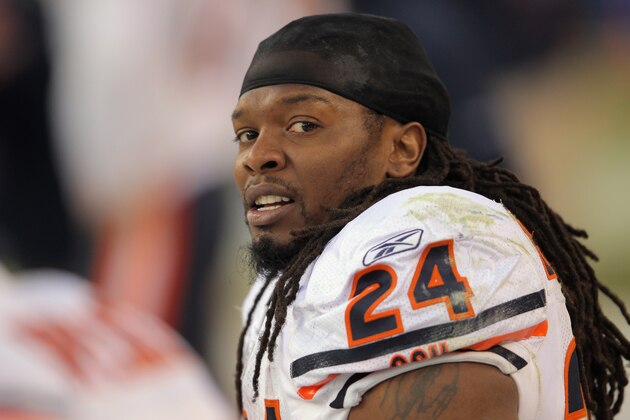 DENVER, CO - DECEMBER 11:  Running back Marion Barber #24 of the Chicago Bears looks on from the bench against the Denver Broncos at Sports Authority Field at Mile High on December 11, 2011 in Denver, Colorado.  (Photo by Doug Pensinger/Getty Images)