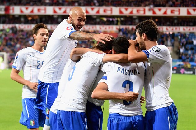 OSLO, NORWAY - SEPTEMBER 09:  Leonardo Bonucci of Italy (C) celebrates during the UEFA EURO 2016 qualifier match between Norway and Italy at Ullevaal Stadion on September 9, 2014 in Oslo, Norway.  (Photo by Claudio Villa/Getty Images)
