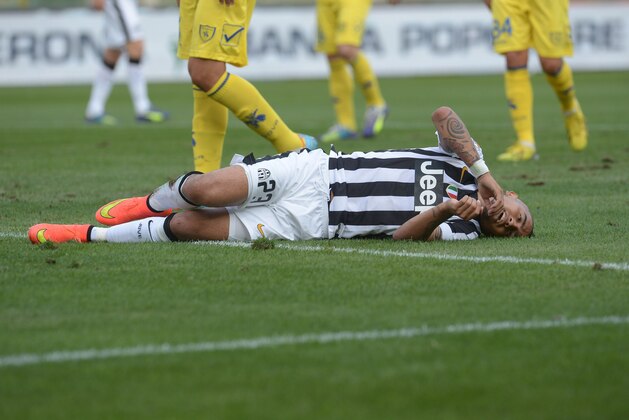 VERONA, ITALY - AUGUST 30:  Arturo Vidal of Juventus shows his dejection during the Serie A match between AC Chievo Verona and Juventus FC at Stadio Marc'Antonio Bentegodi on August 30, 2014 in Verona, Italy.  (Photo by Dino Panato/Getty Images)